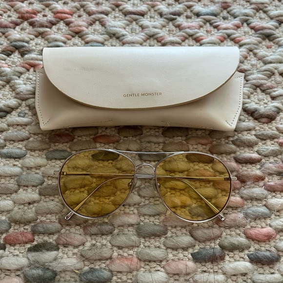 Gentle Monster Sunglasses - Picture 2 of 4